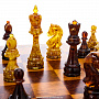 Шахматный ларец из березового капа с янтарными фигурами 42х42 см, фотография 5. Интернет-магазин ЛАВКА ПОДАРКОВ