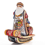 0018966 Скульптура из дерева "Дед Мороз на санках. ТРОЙКА" (колокольчик, игрушки)