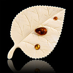  Бивень мамонта БРОШЬ БЕРЕЗОВЫЙ ЛИСТ ,янтарь 7*4,5 см