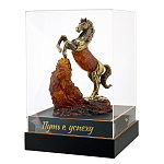 Лошадь Символ 2026 года. Скульптура из янтаря "Конь. Путь к успеху"