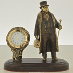 0139093/часы Бронза Скульптура "Банкир" подст.дерево