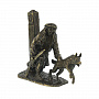 Бронзовая статуэтка "Пограничник с собакой", фотография 1. Интернет-магазин ЛАВКА ПОДАРКОВ
