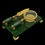 0065252 Златоуст НАБОР НАСТОЛЬНЫЙ;ЛУПА+КАНЦЕЛЯРСКИЙ НОЖ на подставке Нефрит в уп.