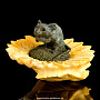 Скульптура из камня "Мышь на цветке", фотография 1. Интернет-магазин ЛАВКА ПОДАРКОВ