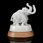 0053508 Скульптура МАМОНТ рог лося