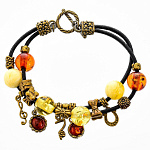 0058586 Браслет Оберег Авто Леди 6 янтарных бусин на шнуре