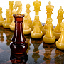 Шахматы из камня с янтарными фигурами "Европейские", фотография 6. Интернет-магазин ЛАВКА ПОДАРКОВ