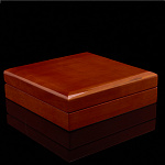 Подарочная упаковка из дерева 19х19х6 см