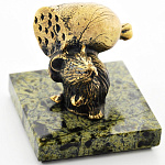 0034520/ФР Нат.камень СКУЛЬПТУРА "Крыса с колбасой" Змеевик, Бронза