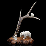 /И369 Изделия из кости Скульптура"Прогулка" Клык моржа, рог оленя, дерево