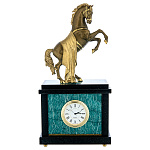 200380 Златоуст Часы настольные "КОНЬ" , амазонит ,h=28 см 